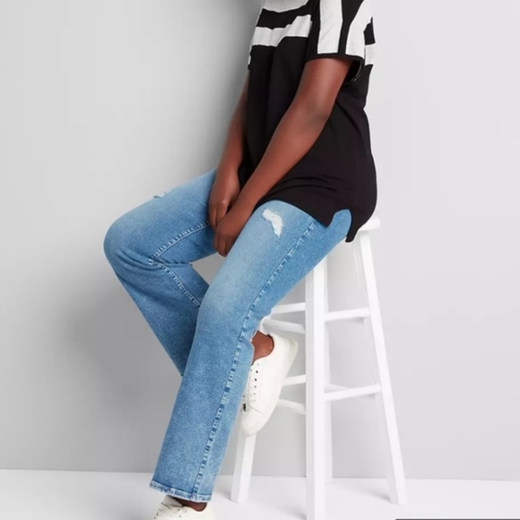 LaneBryant Mid Rise Destructed Bootcut Jean NWT 18 - Picture 1 of 8